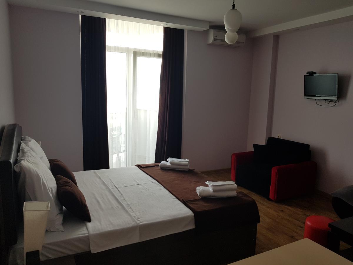 Aparthotel Viva Blue Batumi Exterior foto